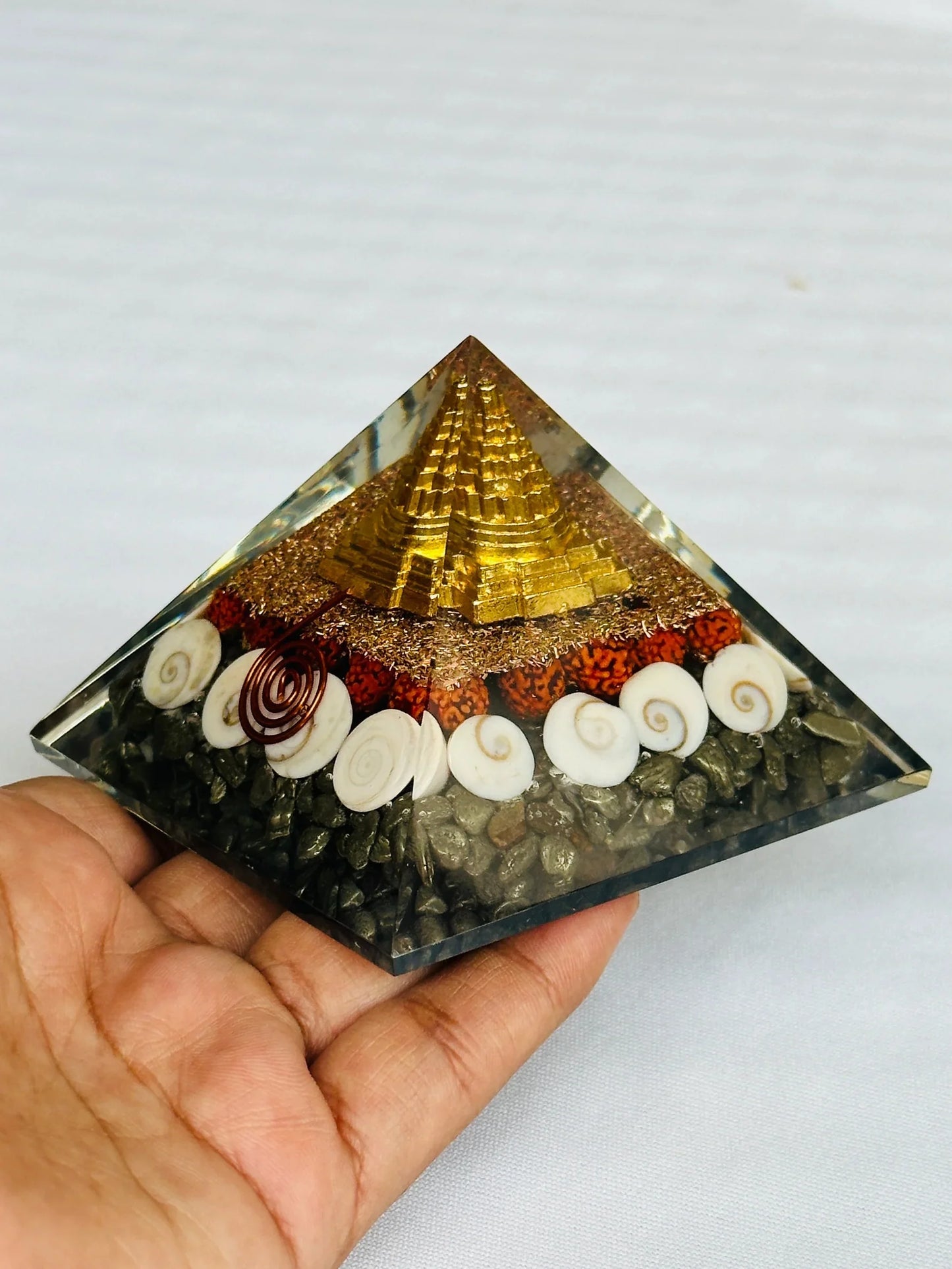 PyritePyramid™ | Fortune Holder